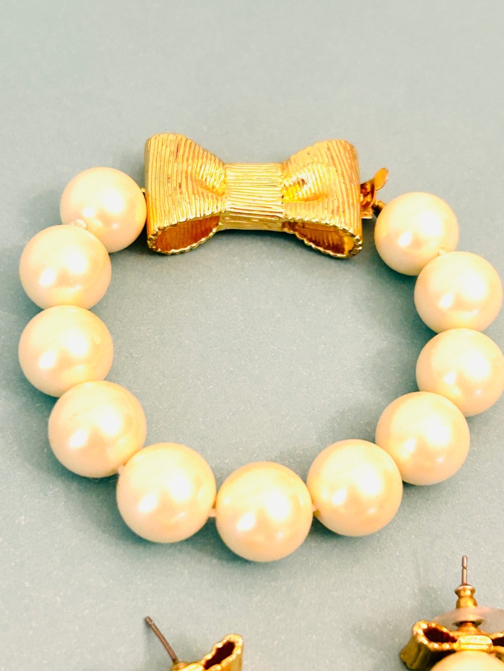 Kate Spade Pearl Bead Bracelet and Earrings Set in Cream and Gold - Picture 2 of 8
